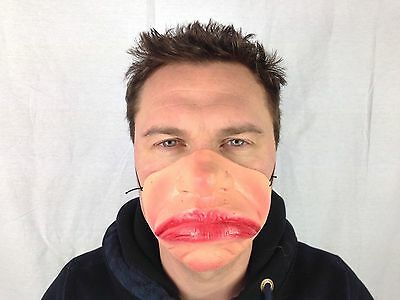 Sausage Lips Half Mask