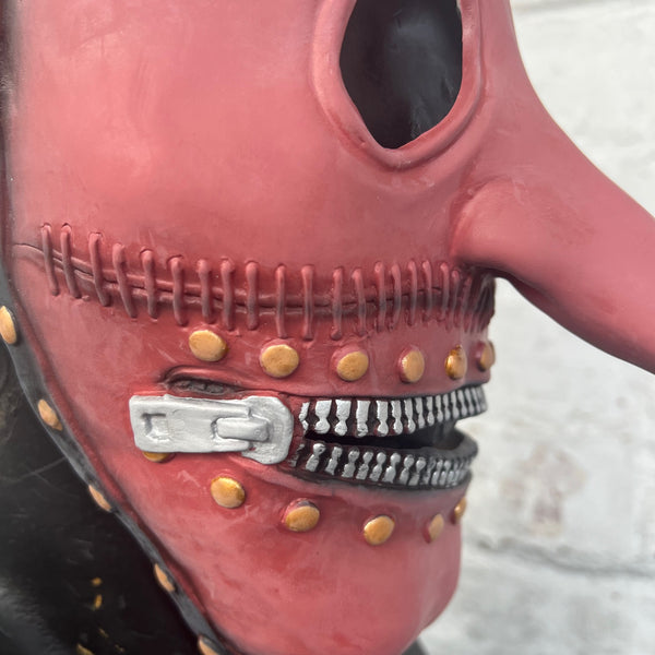 Lange Nasenmaske im Chris-Fehn-Stil