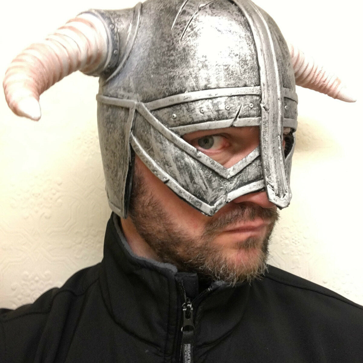 Masque de casque viking.