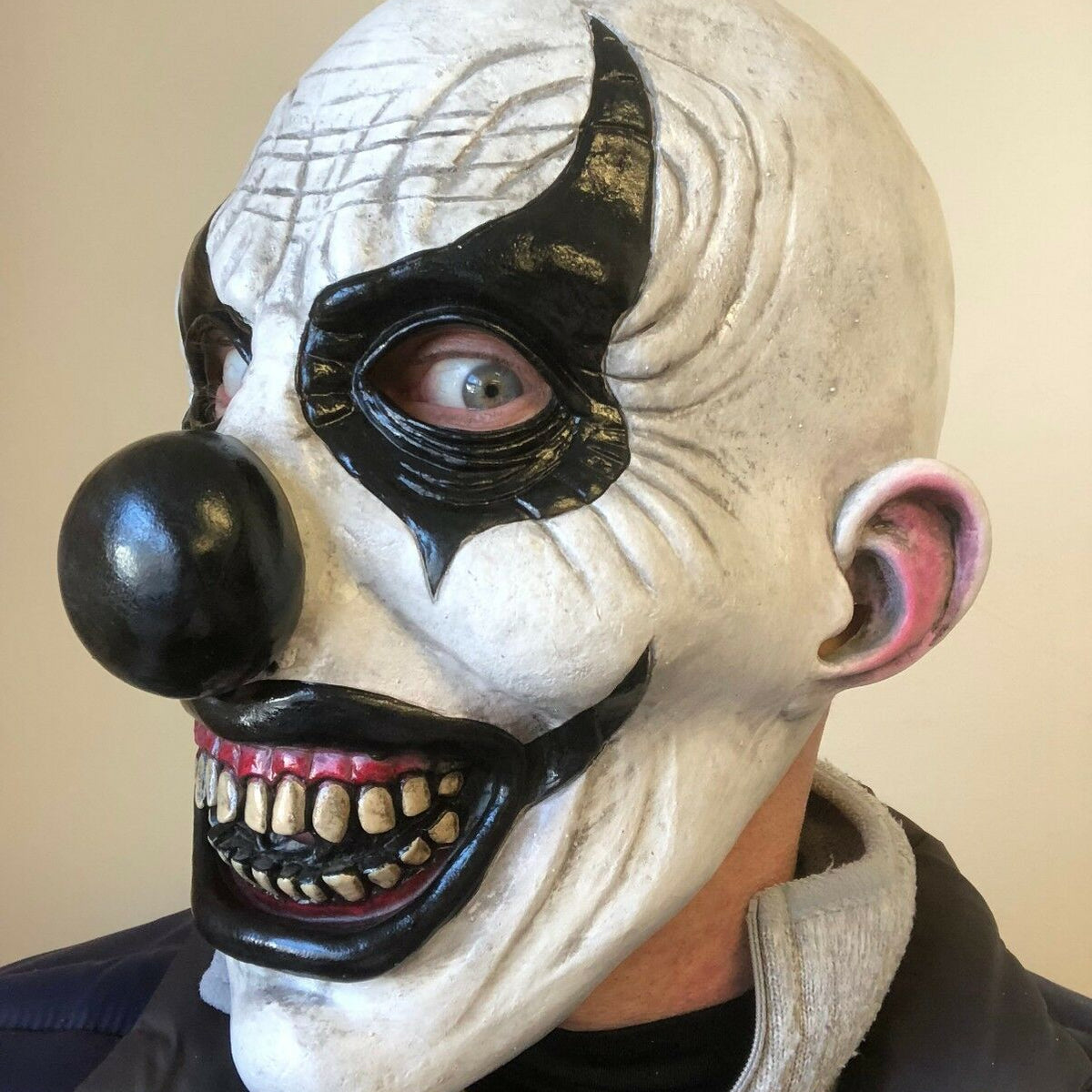 Killer Clown Mask.