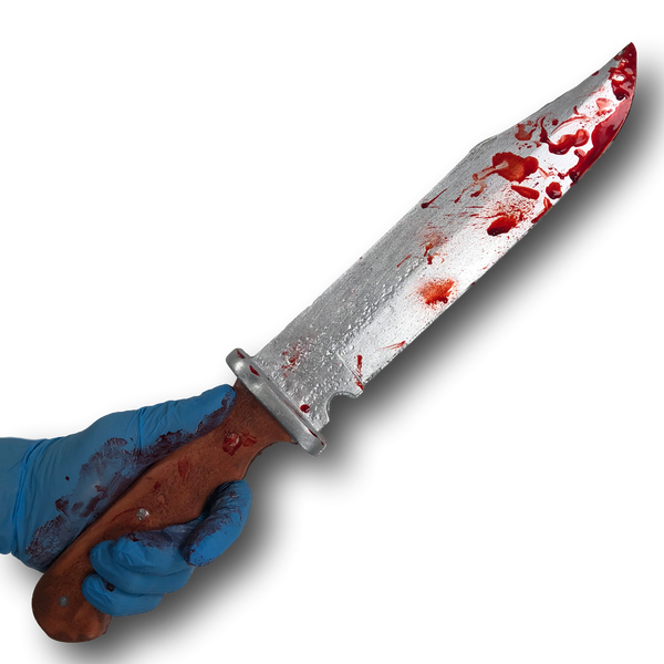 Couteau de chasse – Plaine et sanglant.