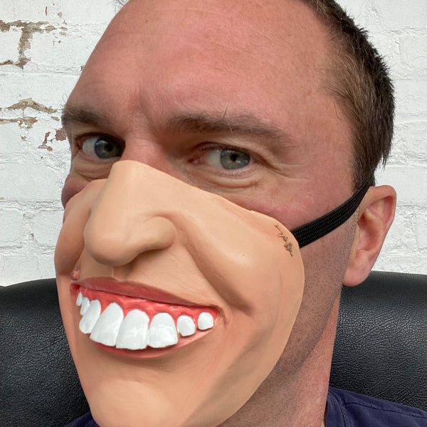 Ken Dodd Demi-masque à grandes dents