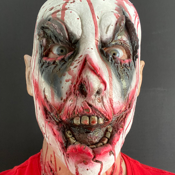Masque de clown zombie.